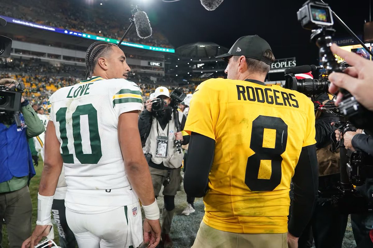 PCK3RS's tweet photo. Honest question if Jordan Love plays as many years as Aaron Rodgers did in Green Bay, do you think he can be considered a better QB?

Note that we don’t know what the future holds (if he wins multiple SBs, SBMVPs, MVPs etc). https://t.co/WD9zbvi35D