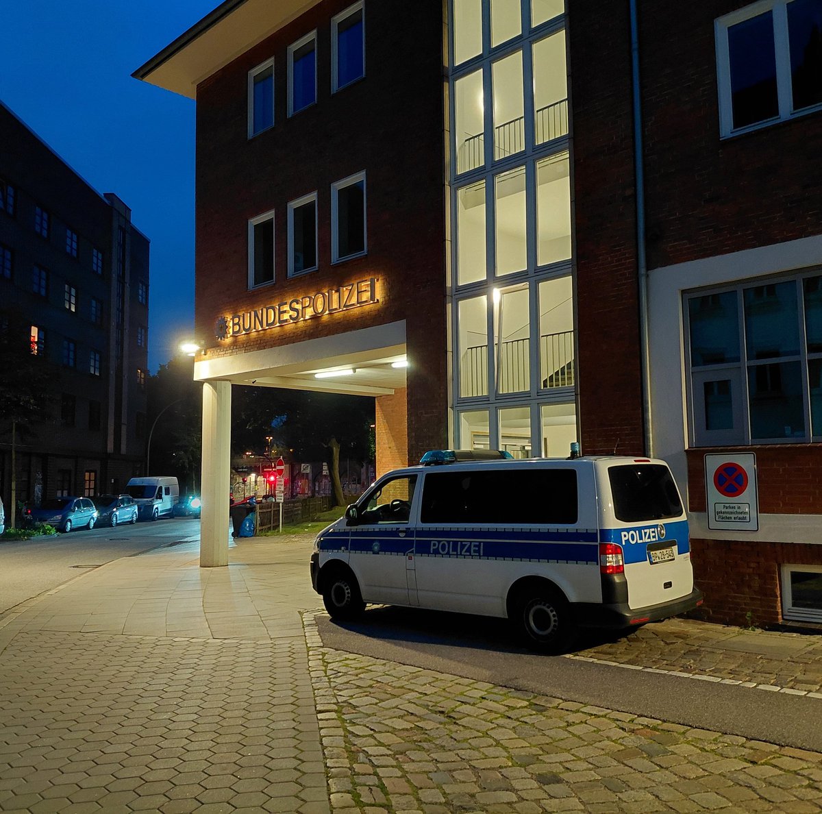 tieflühlware1312 tweet media