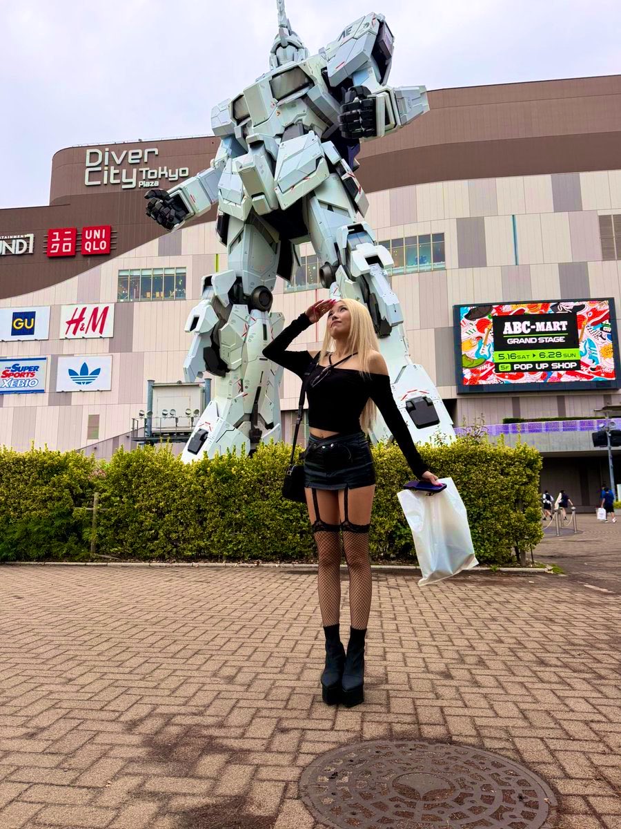 _r_komusume_'s tweet photo. 忙しい毎日送っておりますが…
最近の趣味といえば
ガンダム沼にハマりつつありますん。

昔から嫁ぱちは主人公よりも
悪役を好きになるタイプです🫩︎🤍 https://t.co/gpPJJgKV42