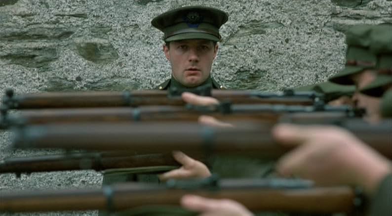 FlicksAnca's tweet photo. The Wind That Shakes the Barley (2006) Ken Loach https://t.co/J2rMIvSx0s
