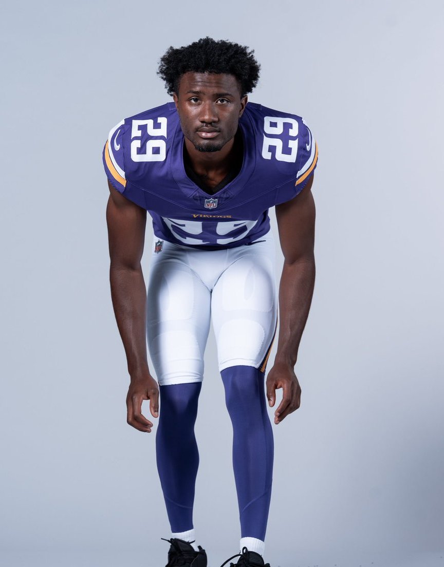 WaltonRecruits's tweet photo. 2022 DB @MarcusXAllen7 SUITED UP and GAME DAY READY @Vikings! #RaiderFbFam
🏴☠️#BallDownBallOut
https://t.co/PsZd2yG1gZ
https://t.co/wTZZRJO1ES https://t.co/jYwPpqk8od