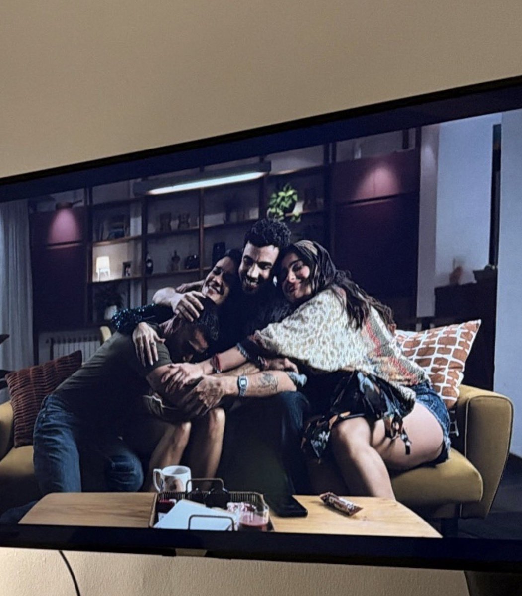 pamcinema1's tweet photo. Ya morí del amor #NadieDiceNada https://t.co/wVTqFpn1x4