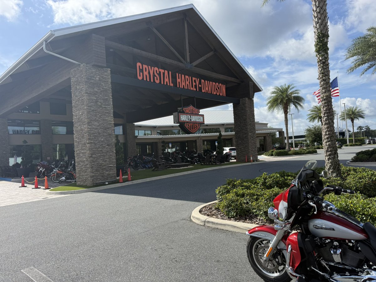 Christo08414125's tweet photo. took a nice six and a-half hour, 298 km ride with @virgillighthall exploring the back roads of western central Florida this morning through Pasco, Hernando, Citrus, Sumter and Lake counties and back again—lots of nice twisties through forested areas and more than a few hills https://t.co/fRyFlPBXoy