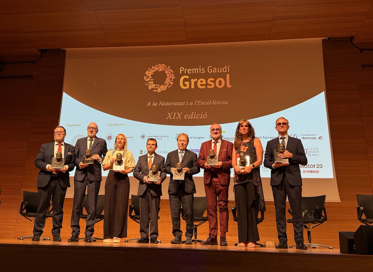 mncsls's tweet photo. L'auditori Antoni Gaudí de @firaReusEvents, ha acollit avui el lliurament dels XIX Premis Gaudí Gresol a la Notorietat i l’Excel·lència, un reconeixement a deu trajectòries que, des de diferents disciplines, contribueixen al progrés de la societat. 

Enhorabona a tots els guardonats i a la  @FundacioGresol per una nova edició d’èxit.