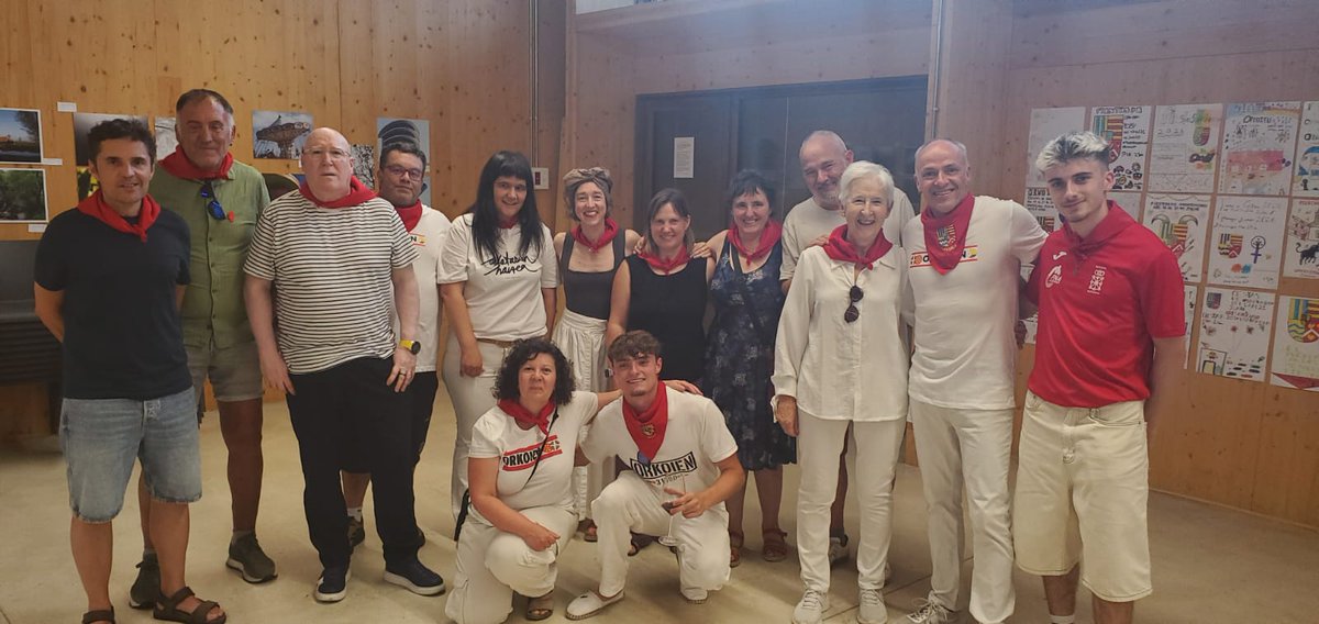 Oihana_Gallo's tweet photo. Gaur Orkoiengo festen hasierako suzirian izan gara @EHBilduNafarroa  @EHBilduOrkoien 

Ongi pasa festak!!! https://t.co/fs2DZyTMRg