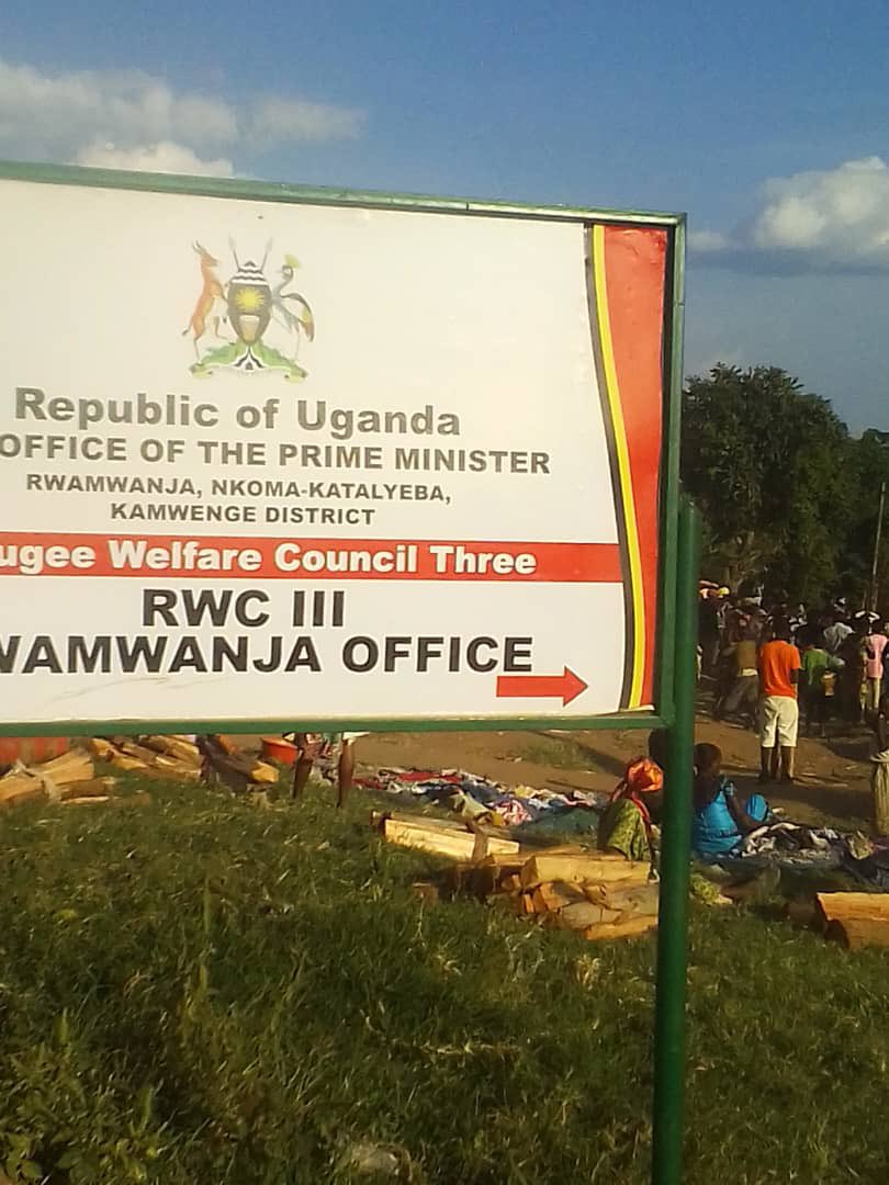 refrightsa2015's tweet photo. #RefugeeRights
Refugees shouldn’t have to risk violence to cook a meal.
After many complaints to UNHCR, firewood is now reaching refugees especially elders in Rwamwanja Setmt
Now let’s scale safe energy solutions so no refugee faces violence for basic needs.

#RRAO #Rwamwanja https://t.co/FeZF219u3R
