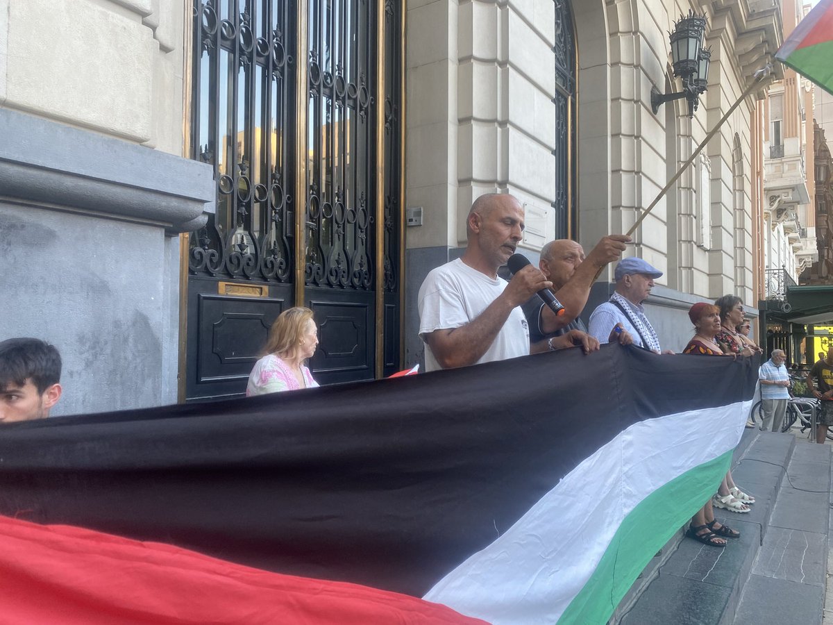 Casapalestina_'s tweet photo. Hoy termina una etapa, pero no el compromiso que nos reunió en esta plaza.
Nos llevamos la certeza de que, incluso en tiempos de indiferencia, siguen existiendo personas capaces de elegir la humanidad, la justicia y la esperanza.
Gracias.
🇵🇸 Viva Aragón y su gente. Viva Palestina libre.