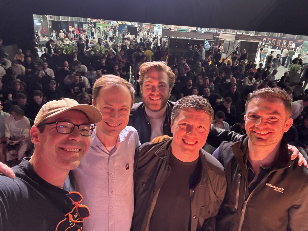 BraginRights's tweet photo. Backstage, onstage, from stage, stage selfie. https://t.co/t3XzIjMDZK