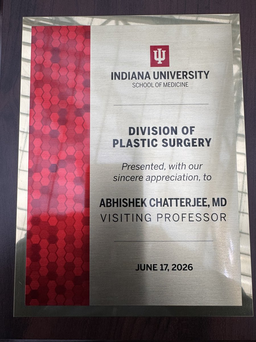 Chatterjeeonco1's tweet photo. Such an honor being the invited Grand Rounds speaker for the division of plastic surgery at @IndianaUniv speaking about advanced #oncoplasticsurgery using volume replacement or dual pedicle #oncoplasty techniques to surgically treat #breastcancer https://t.co/whvIDlPEG5