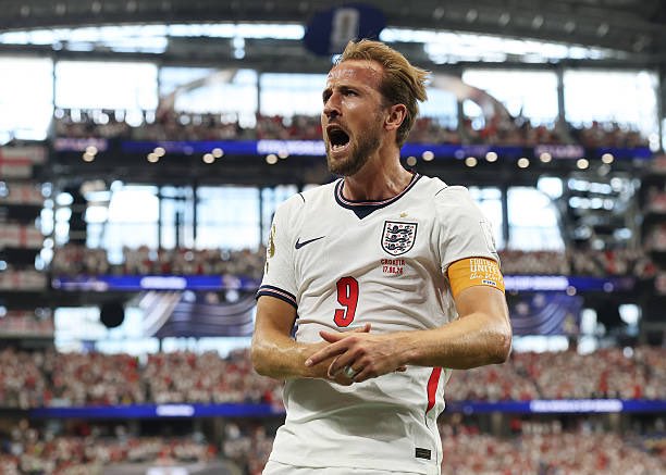 Mercado_Ingles's tweet photo. 🚨🏴󠁧󠁢󠁥󠁮󠁧󠁿 𝗔𝗛𝗢𝗥𝗔 Con su doblete de hoy, Harry Kane (10) ahora ha marcado más goles que Cristiano Ronaldo (8) en toda su carrera por la Copa Mundial. https://t.co/3vrQtxX4wH