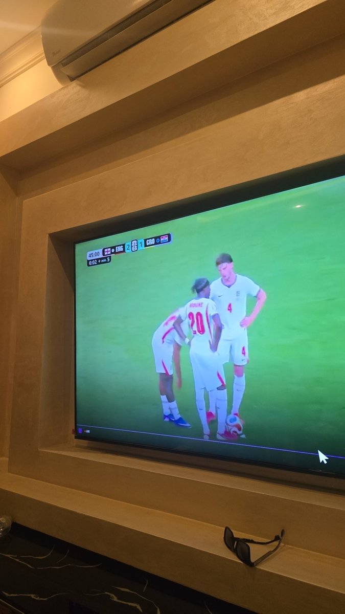 boredpasha's tweet photo. Are we taking it back home lads? 😂 https://t.co/qJM2UB4SF6