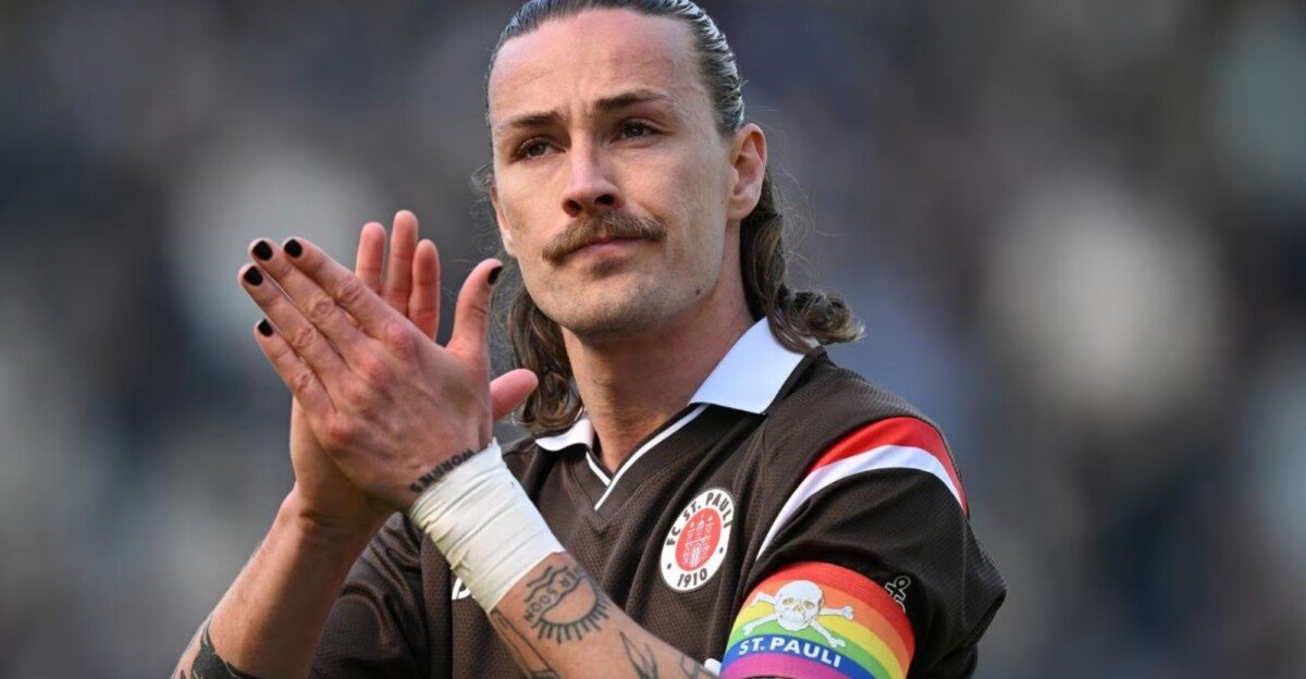 ultras_antifaa's tweet photo. Only 8 of the 1,248 players at the #2026WorldCup have openly supported LGBTIQ+ rights:

• Borja Iglesias (Spain)
• Jackson Irvine (Australia)
• Bruno Fernandes (Portugal)
• Harry Kane (England)
• Manuel Neuer (Germany)
• Marcus Rashford (England)
• Leon Goretzka (Germany)
• Patrick Berg (Norway)