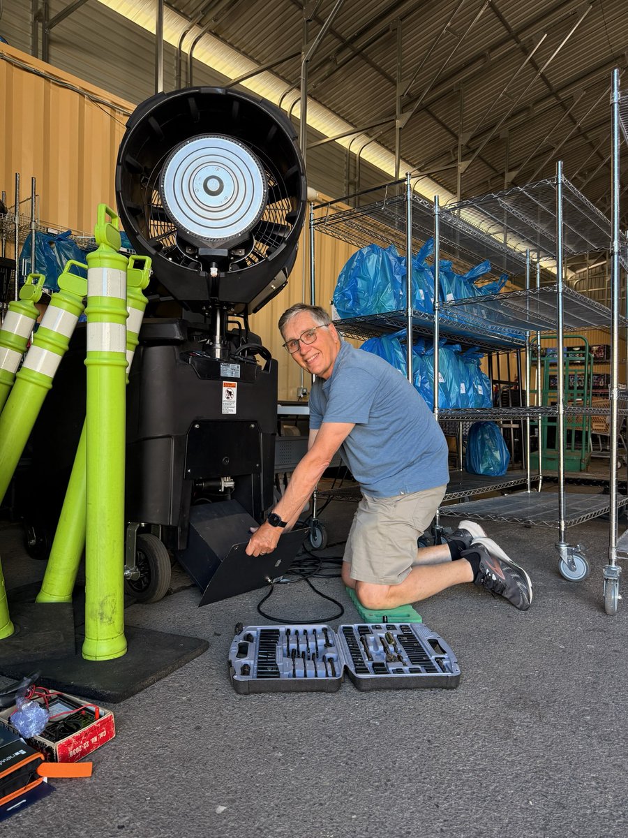 HopeCreekCF's tweet photo. Thank you to Ron Jaeger for using his electronics expertise to repair our large fan at the Mill Creek Community Food Bank!

As the weather gets warmer, this fan plays an important role in helping keep our volunteers, guests, and staff comfortable during distributions. https://t.co/UJvUuWp8J1