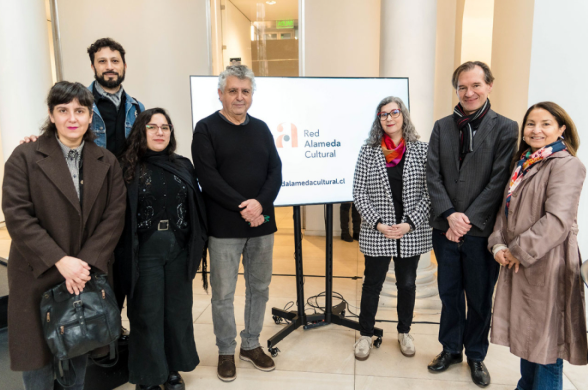 RectoriaUsach's tweet photo. Como @usach nos sumamos a la Red Alameda Cultural, la cual reúne a más de 50 organizaciones para impulsar la vida cultural en Santiago.

Seguimos aportando desde la educación pública al desarrollo del país. La cultura también se construye en red👇
https://t.co/VumdCUfKio https://t.co/COJEuq2oES