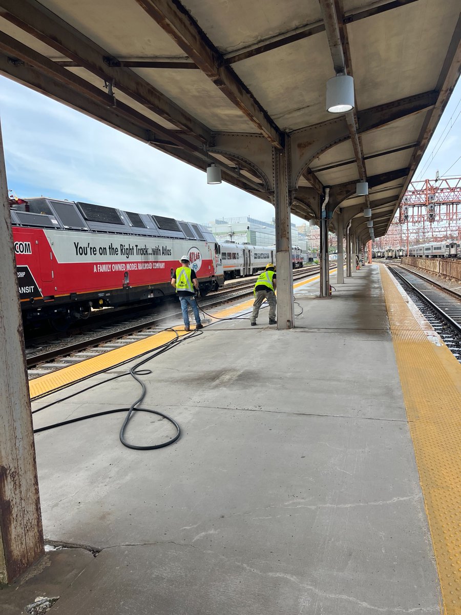 NJTRANSIT's tweet photo. ✨ NJ TRANSIT is enhancing the customer experience at Hoboken Terminal!

🪑 Historic benches are being deep cleaned &amp; polished by Station Attendants.
🧼 Our B&amp;B team is also repairing &amp; power washing the platforms. https://t.co/rm3yc9QVgn