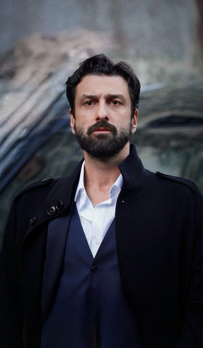 roseviess's tweet photo. tbdnin gereksiz torpillileri yüzünden çöpe atilan güzellikler.. https://t.co/1eT4G5Y0yI