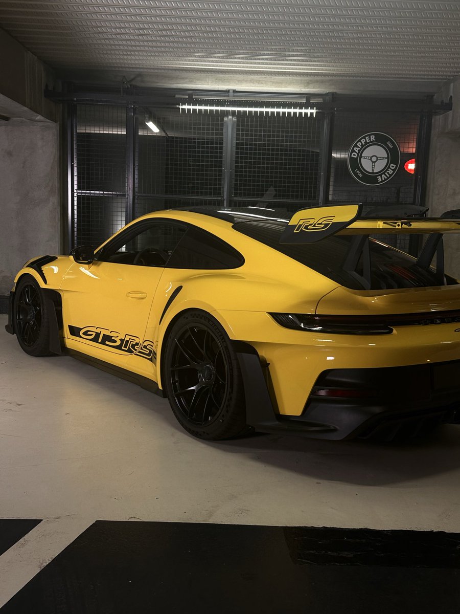 Denebdlm's tweet photo. Just me for Dapper Drive with this Porsche 992 GT3 RS 💛 https://t.co/9GyIndhZOo