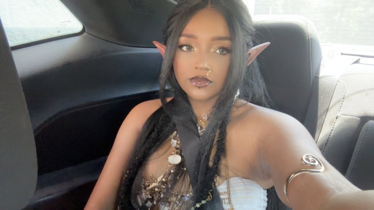 disturbedwata's tweet photo. I’m going to be separating pictures of myself from vtubing. So cute makeup/outfits/food pics. I’m going to post them here. I hope yall don’t mind. https://t.co/8zD6uRNlav