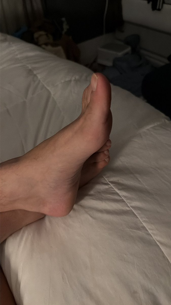 blondebella79's tweet photo. My man’s beautiful feet. I think they are prettier than mine #fyp #feetfetısh #feetworshi̇p #feetjuice https://t.co/cMaT5CGIYO