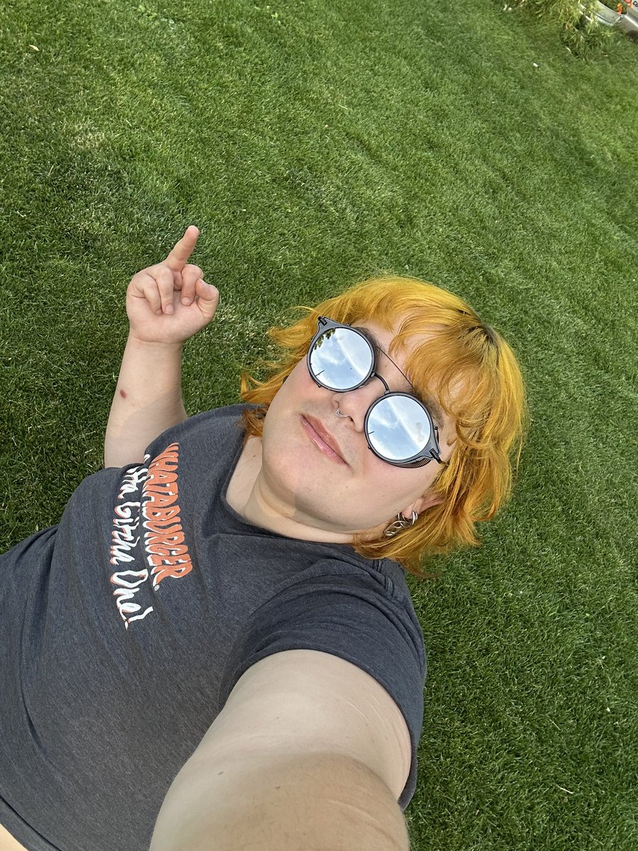 buzzynataliebee's tweet photo. guy on a job liked my sunnies and asked me where i got em, had to tell him the ravewear and gay boutique .·°՞(˶ˆᗜˆ˵)՞°·. https://t.co/ueYn6WZ6ur