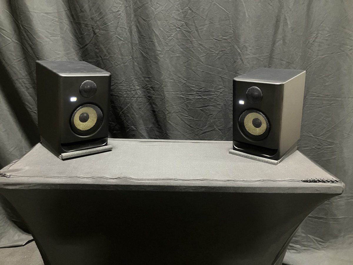 SIR_USA's tweet photo. Fresh arrivals to our Chicago office this June include a pair of @KRK_Music_ Rokit Gen 5 Powered Studio Monitors.

#krk #rokitmonitor #chicago #chicagolivemusic #livemusic #backline #productionlife #sirchicago #studioinstrumentrentals https://t.co/7o9BgKrTiV