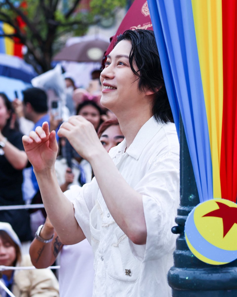 justforwook's tweet photo. 김희철 HEECHUL @ 260617 
HONGKONG DISNEYLAND
#희철 #김희철 https://t.co/RnAuiwtC0I