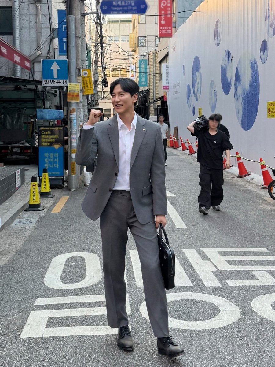 wa_verjava's tweet photo. 알아서 비하인드까지 주시는.. 덕잘알..
오피스물 괜찮네.. https://t.co/KB0Se3iOwk