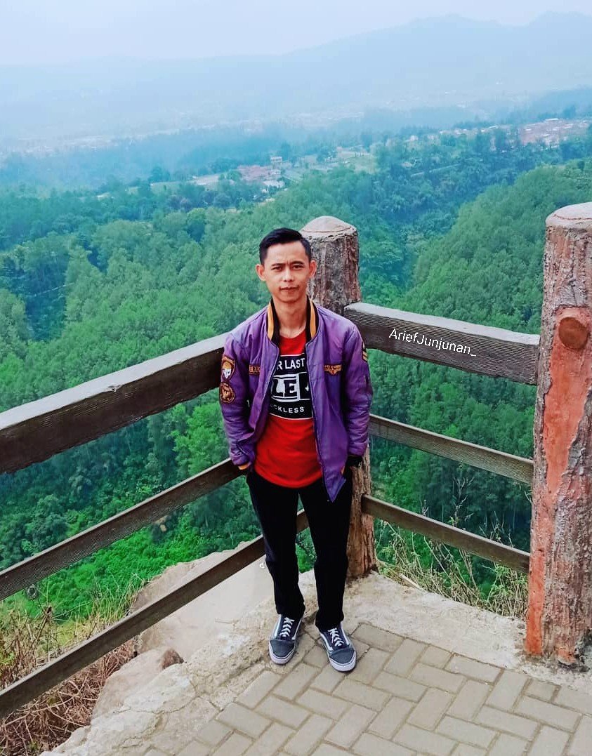 AriefJunjunan_'s tweet photo. ngaranna oge hirup pasti aya bungahna, aya sedihna, aya lucuna, aya teu saratus?

📍Tebing Keraton https://t.co/nfYWQjw1X6
