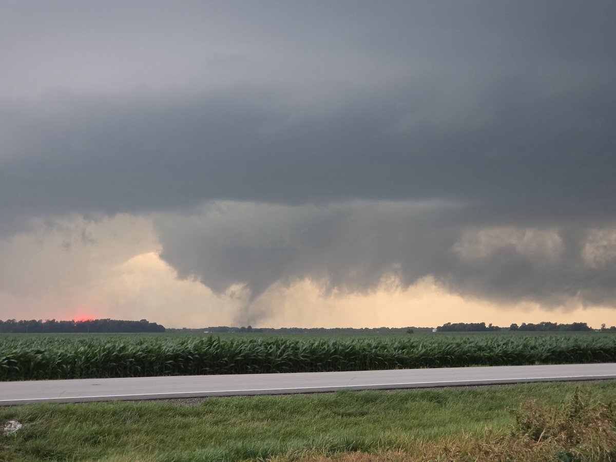 Stormycat771's tweet photo. @CameronJNixon Great shot! I had a good view of it too! https://t.co/5oyd2hf04I