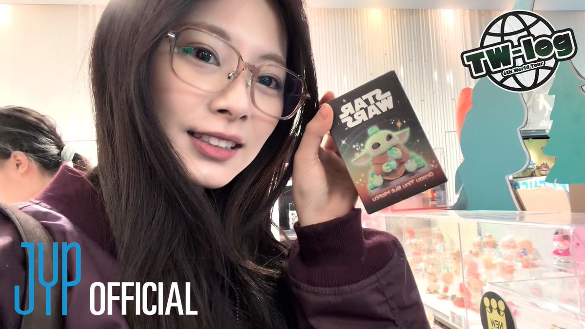 TWICE tweet media