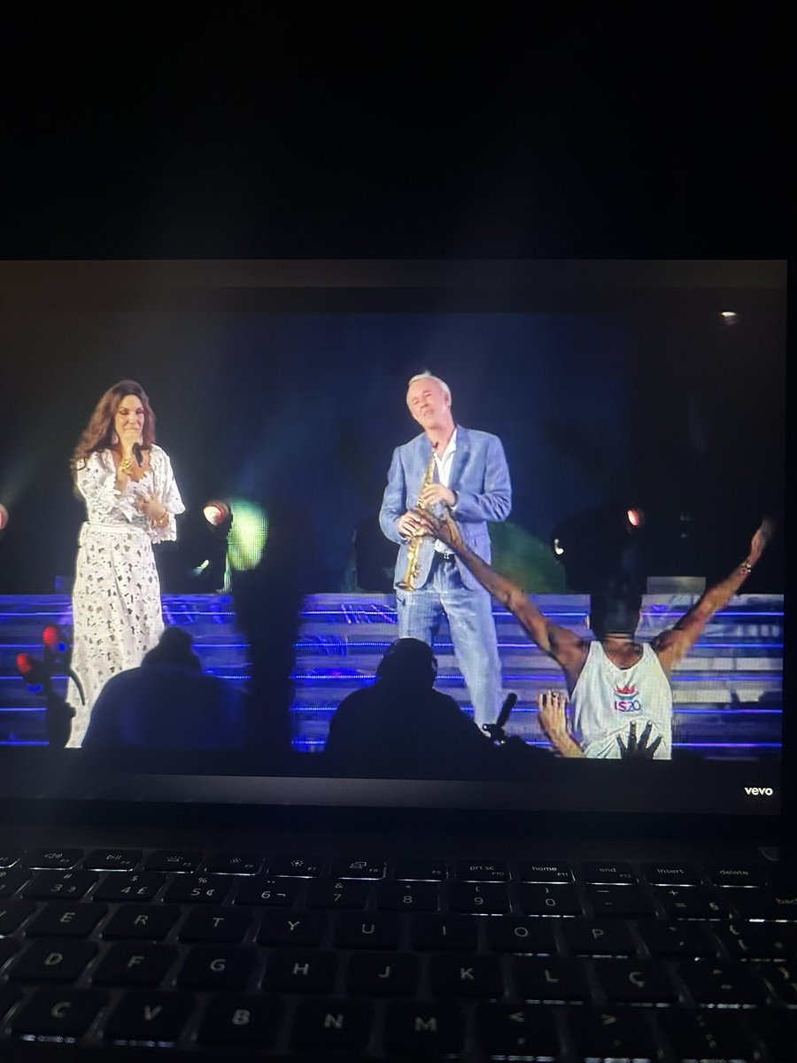 _alexavier1's tweet photo. Eu no dvd de Ivete na fonte nova em 2013 https://t.co/znzNcTybnm