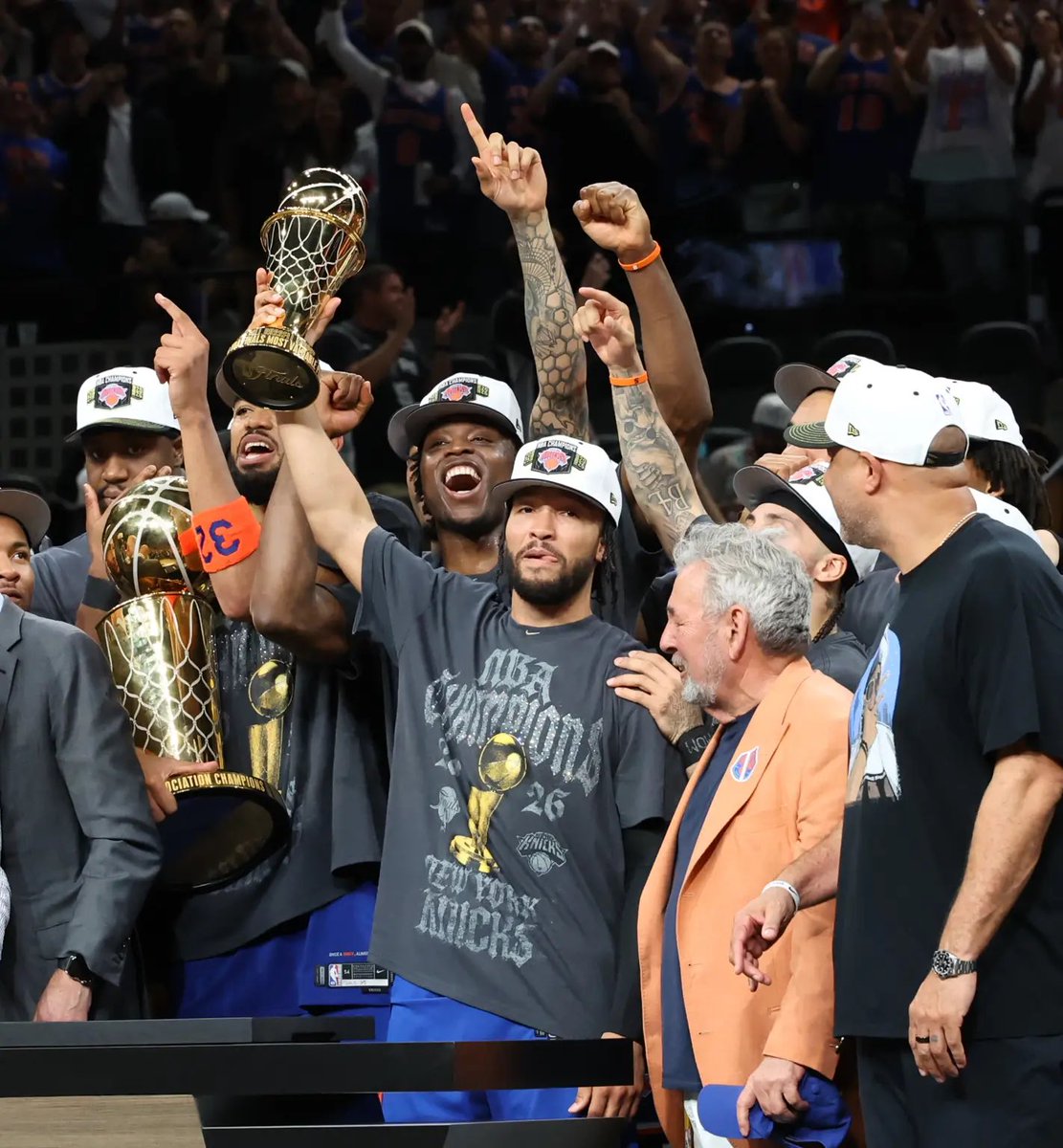 TheOfficerTatum's tweet photo. 🚨 The New York Knicks are headed to the White House. 

After delivering New York its first NBA championship in decades, the Knicks have officially accepted President Trump’s invitation. Team owner James Dolan praised Trump for attending the NBA Finals, noting no sitting president had ever done so before.