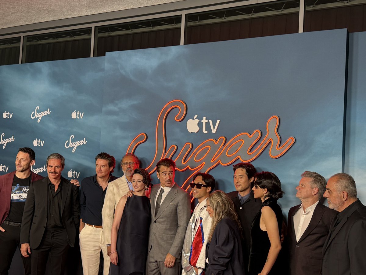 screenrant's tweet photo. Colin Farrell and the cast of #Sugar pose on the red carpet for the season 2 premiere! https://t.co/3C4EOsonQa