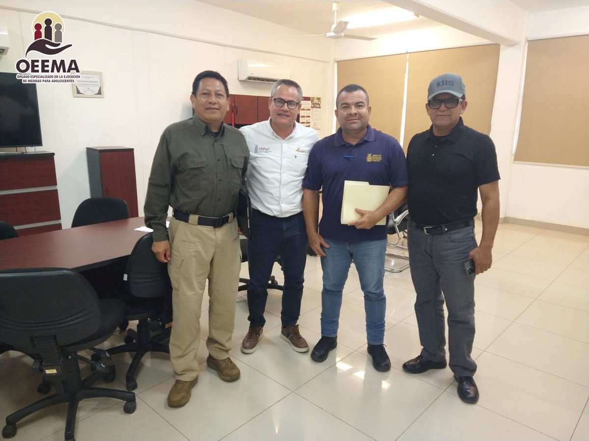 OeemaCia's tweet photo. El OEEMA sostuvo una reunión con el Coordinador Estatal de Preparatoria Abierta, para reafirmar el compromiso de colaboración y apoyo mutuo entre ambas dependencias, trabajando de manera coordinada para fortalecer las acciones institucionales en beneficio de los adolescentes. https://t.co/lBHI3oMGRh