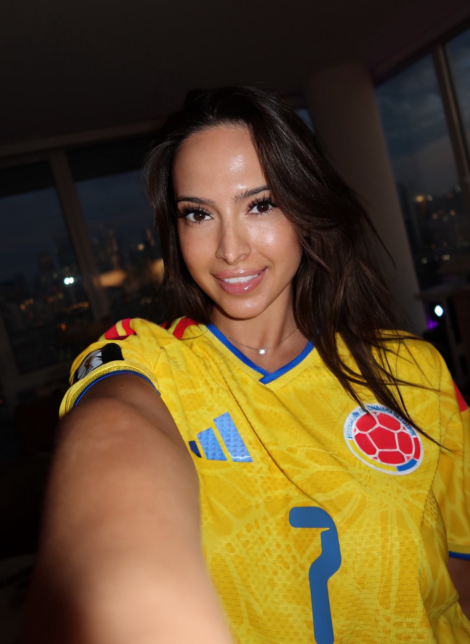 VAMOSSSSS 💛💙❤️ https://t.co/gUuC933sD1