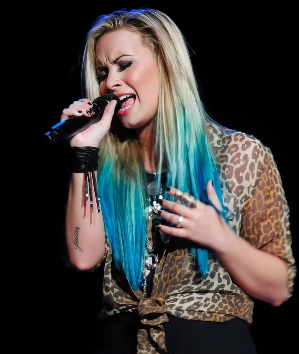 demisgallery's tweet photo. demi lovato, 2012. https://t.co/Zbs44TSr1q