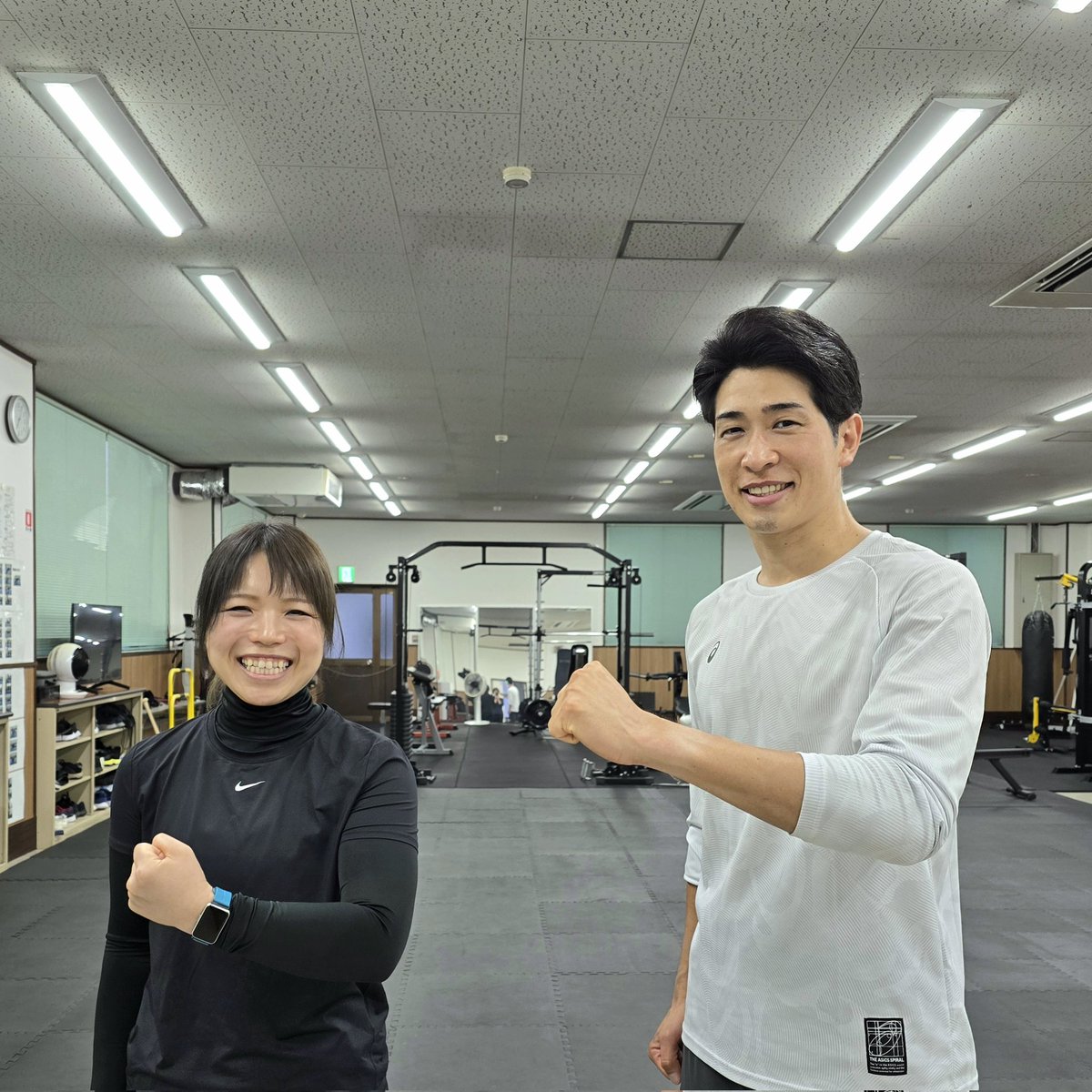 pomu2020's tweet photo. 【活動報告】
⁡⁡⁡⁡出張サポート🏋‍♂️
昨年からHAKIproの活動に同行させていただいています！
御池鐵工所のみなさまとのトレーニングは、お互いに鼓舞するような声かけがあり、気分よく全力で楽しませていただいています！
ラストの写真はポーズ決まらずのシーン📸
いつもありがとうございます！🍀 https://t.co/CkSQp0lBh7