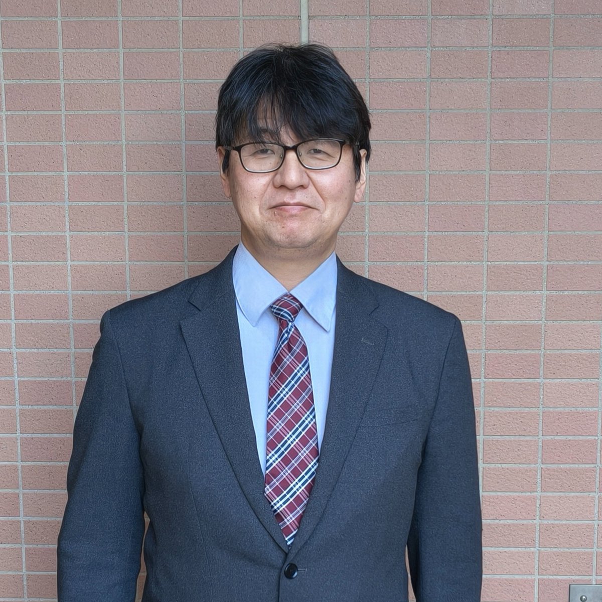 ext_opencollege's tweet photo. 26年度夏学期「今あらためての漢詩鑑賞・読解講座‐日本漢詩から読み解く唐詩鑑賞」
講師は #樋口敦士 先生（狭山ヶ丘高等学校教諭）です。
漢詩と言えば一般的に中国の古典作品を指すものと考えられる一方で、その影響下で成立した日本漢詩には注目されることはほとんどありません。ただ、日本漢詩は奈良時代以降に千三百年以上の歴史を持っており、わが国の伝統文学でもあったことは念頭においておきたいところです。本講座では現役の高校教員の立場から中高の授業でも取りあげられる唐詩の鑑賞ポイントを踏まえつつ、その影響下によって作られた日本漢詩作品についての考察を深めます。また、漢詩創作者として基本的な漢詩創作のルールについても触れながら、創作の楽しみについても語ります。
土曜日
15:05～16:35
全6回 ・07月11日 ～ 08月29日

https://t.co/XEuNyy1m3S