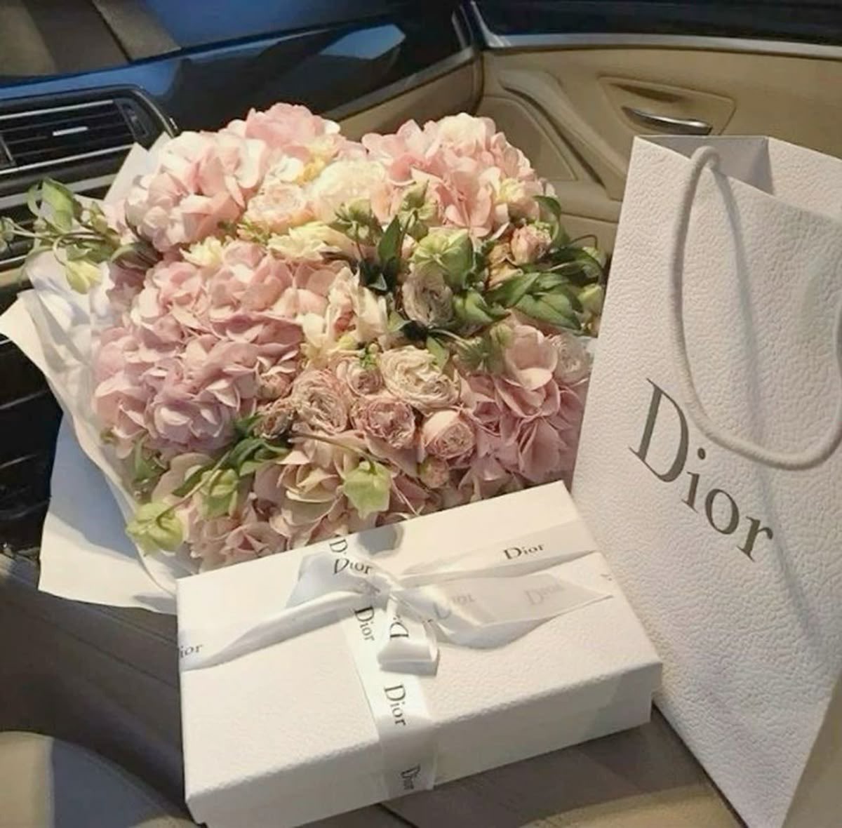 edwaxds's tweet photo. Happy birthday, Nuna! Wishing you a day full of your favorite things and a year ahead filled with pure happiness. https://t.co/oGi9K8fpFh