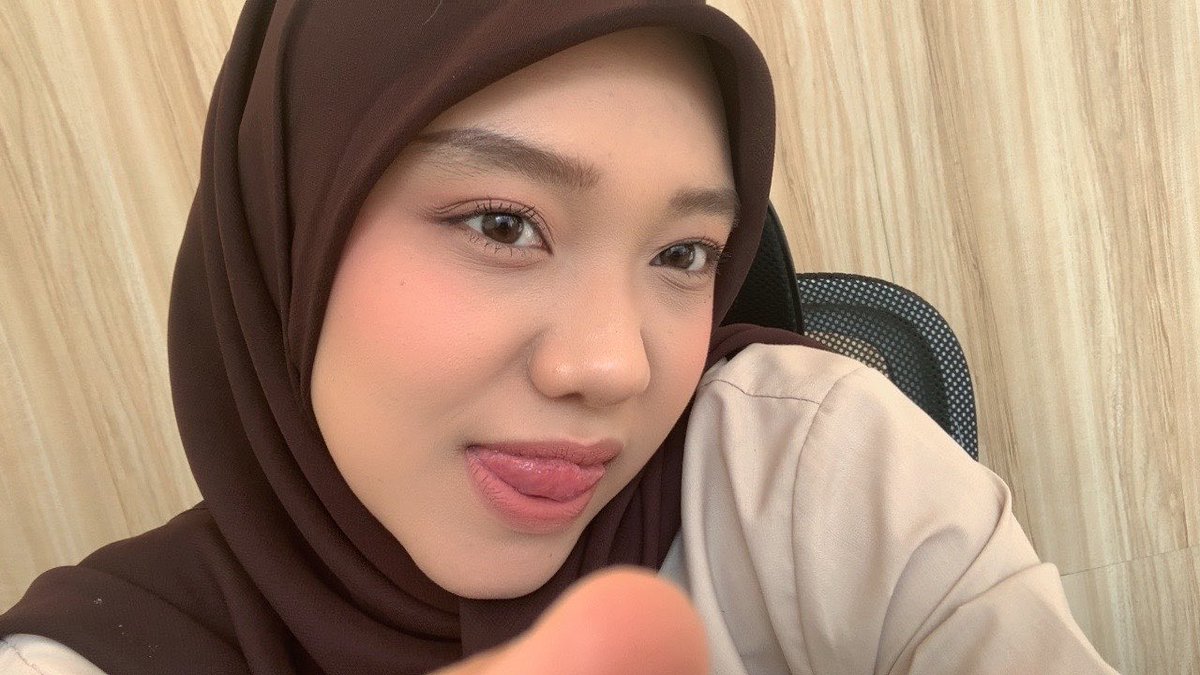 akuapeachy's tweet photo. ekspresif banget ih padahal aslinya mah ngantuk da https://t.co/zCD0vg5AIW