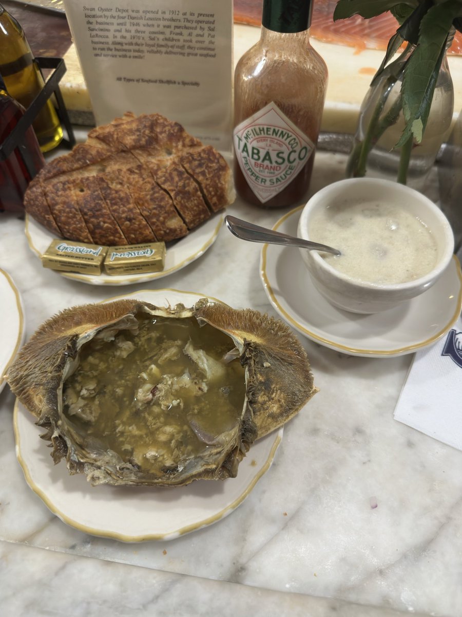 bupbecca's tweet photo. visited anthony bourdain’s favorite san francisco seafood spot today 🦀🦪 https://t.co/7MaSe1PbTC