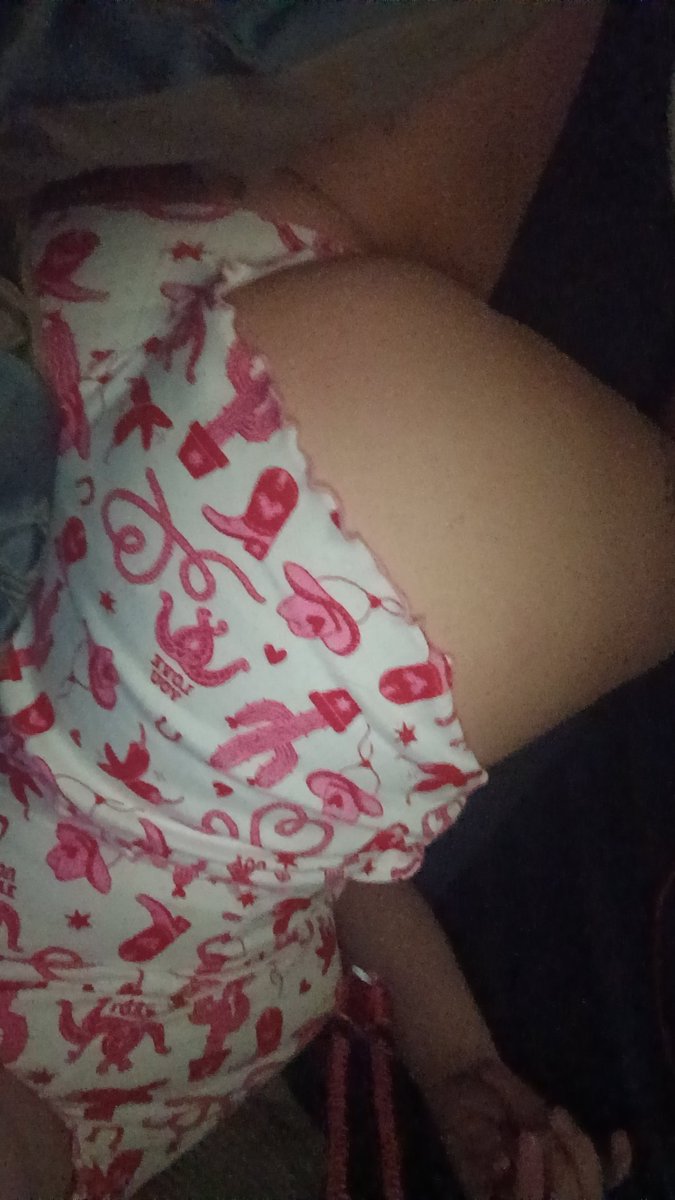 thecherrymay0's tweet photo. Active deal today only!!! Pair of panties shipped and all content 75$!!! https://t.co/gfgSsdPBv3