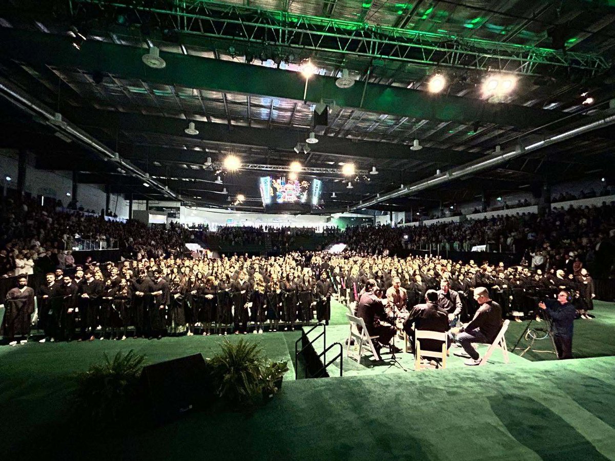 PremierScottMoe's tweet photo. Congratulations to Saskatchewan’s post-secondary graduates!

Graduates who choose to stay in Saskatchewan are eligible for the Graduate Retention Program, the most generous of its kind that provides up to $24,000 in tuition tax credits over 7 years.

To date over 93,500 students have chosen to stay in Saskatchewan and accessed the Graduate Retention Program.  That’s the Saskatchewan advantage.

More information about Graduate Retention Program: https://t.co/ManCuLaEyo