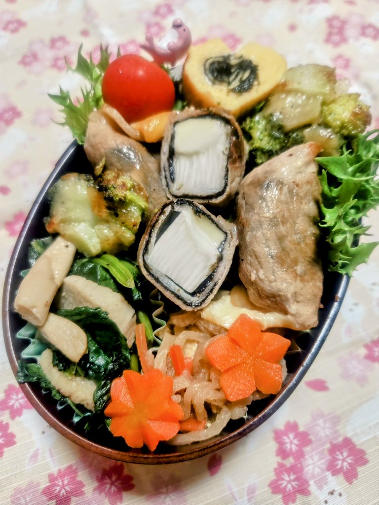 miho_gos's tweet photo. おはようございます🌸｡∞｡
今日は長いも海苔チーズ肉巻き弁当です✨

#お弁当作り #お弁当記録  #わっぱ弁当 https://t.co/2OOgfpARQq