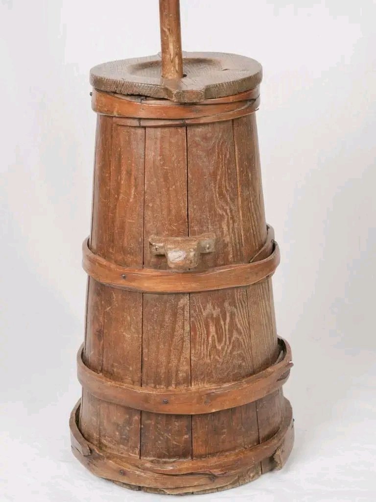 Avabelly__'s tweet photo. Who can tell me what the item is in the picture?

No Googling please!

For Bonus Points, who has actually used one or seen one used?

Let’s see who gets this one right. https://t.co/8k5IHzk4Yp
