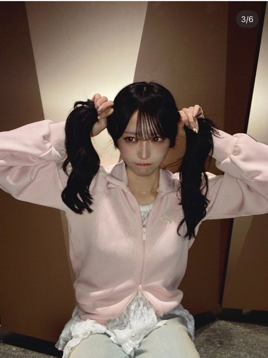 しおり tweet media