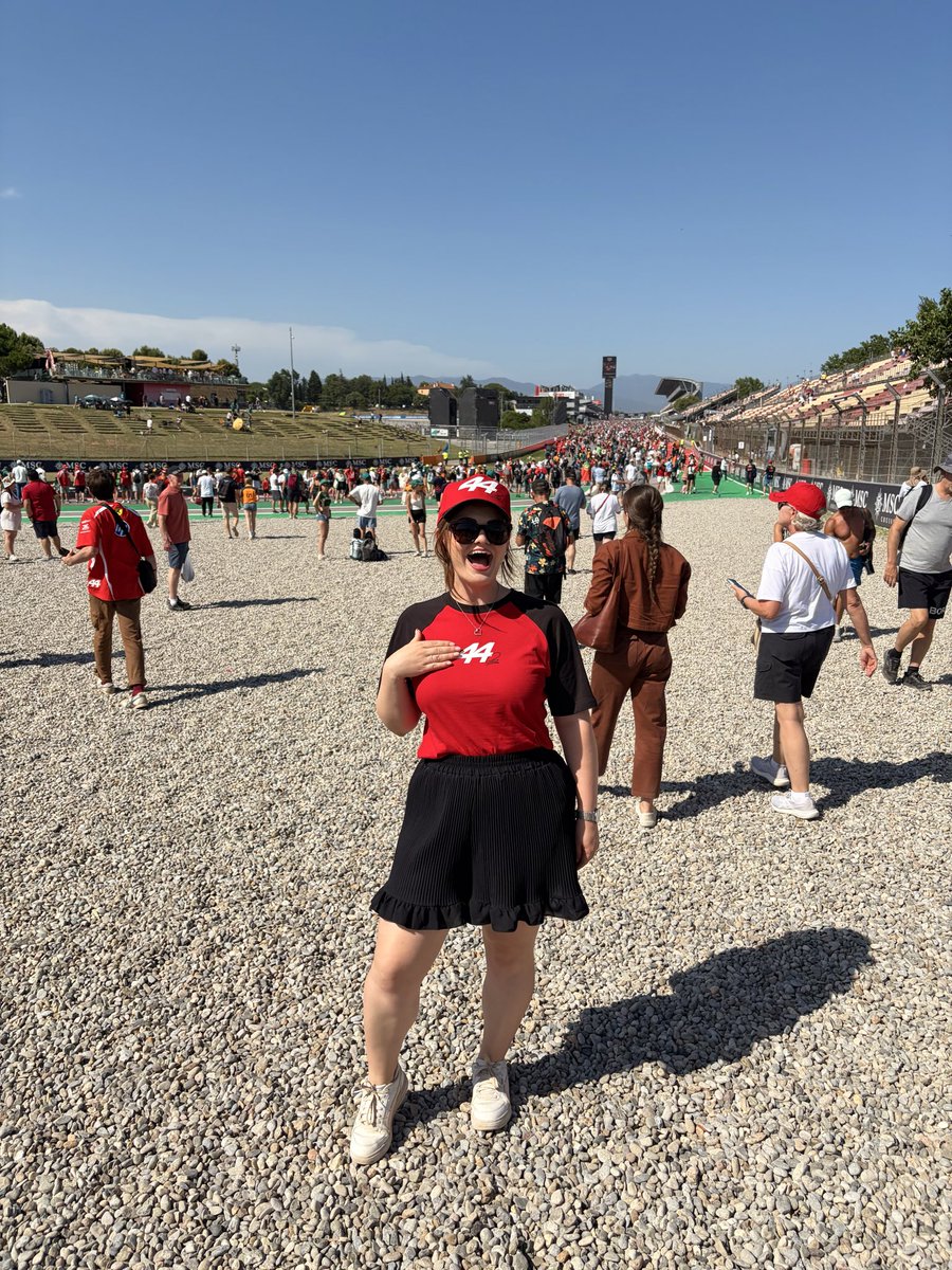 Lucy_F1_'s tweet photo. Never getting over seeing Lewis win in red ❤️🥹🏁 https://t.co/D1GzlUfXEA