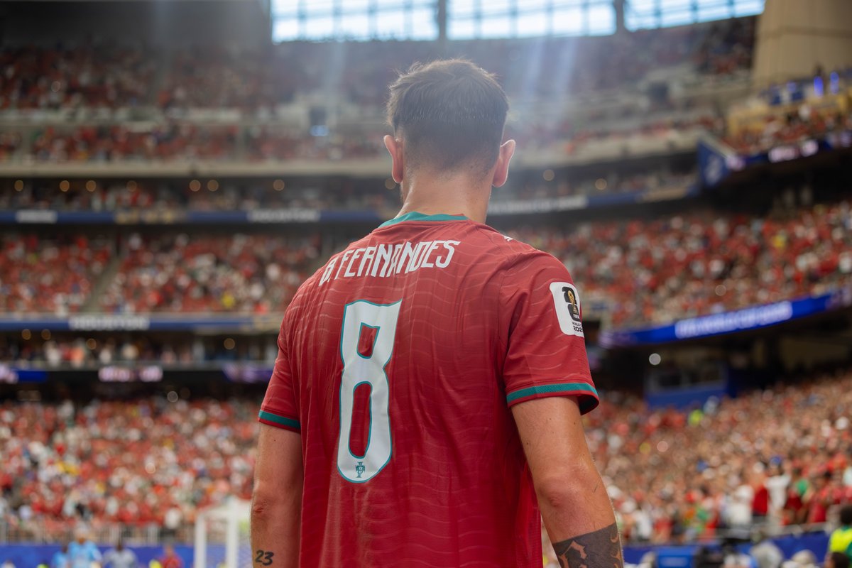 FWC26Houston's tweet photo. What a day, Houston 🇵🇹🇨🇩 #FIFAWorldCup #WeAreHouston https://t.co/4YOUUoT02L