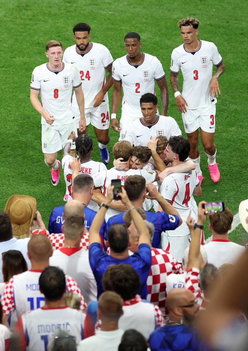Footballtweet's tweet photo. 🗣️ "Where's Phil Foden?"
🗣️ "Why's Jordan Henderson in the squad?
🗣️ "I'd have taken Harry Maguire!"
🗣️ "No Trent?"
🗣️ "Where's Cole Palmer?"

Enough of the talk. Just let Thomas Tuchel cook. https://t.co/8FCxTeXlwC