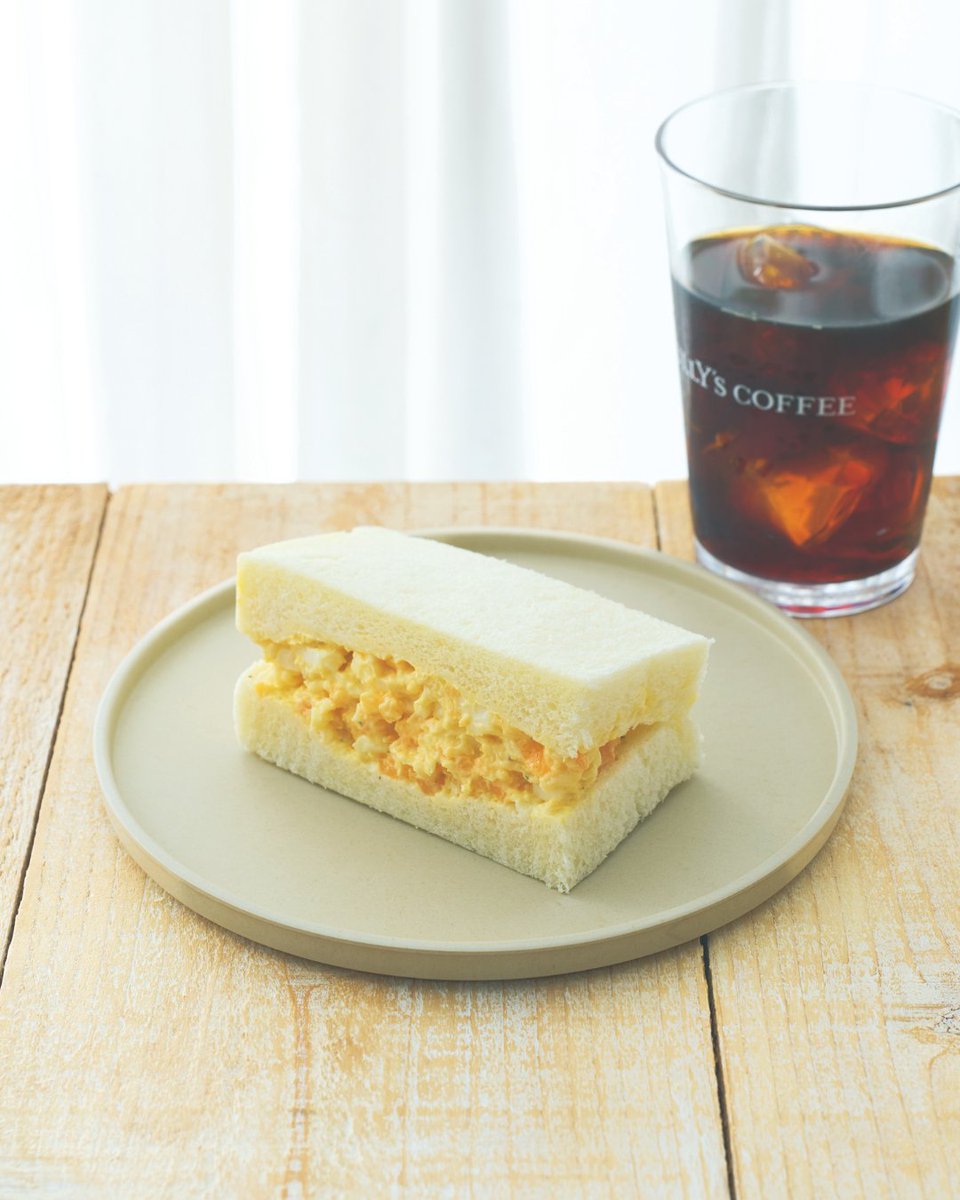 Tullys_jp's tweet photo. Good Morning Tully's 🐔
【たっぷりタマゴサンド】
➡️モーニングセット￥700～

ハーブ塩の爽やかな後味がアクセントのまろやかなタマゴサラダを、ふんわりとしたパンでサンド🥪

たっぷりと入ったタマゴの豊かな味わいをお楽しみください♪

#1130AMまでモーニング
#たっぷりタマゴサンド
#グッドモーニングタリーズ